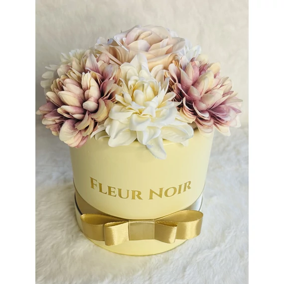#137# FLEUR NOIR BOX - Selyem virágból ekrü dobozban