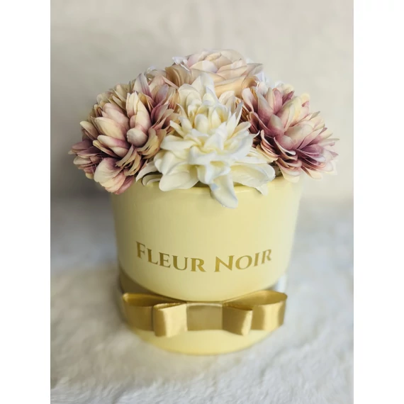 #137# FLEUR NOIR BOX - Selyem virágból ekrü dobozban